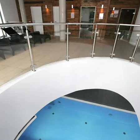 Tranquil In With Sauna And Swimming Pool Апартаменты *